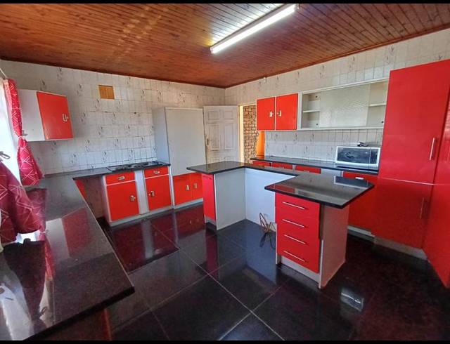 7 BEDROOM HOUSE FOR SALE IN LAUDIUM